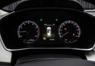 Подержанный автомобиль Geely Coolray 2023 года (13 фото)