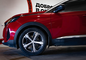 Подержанный автомобиль Peugeot 3008 2021 года (34 фото)