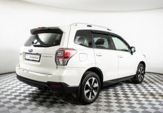 Подержанный автомобиль Subaru Forester Suv 2017 года (5 фото)