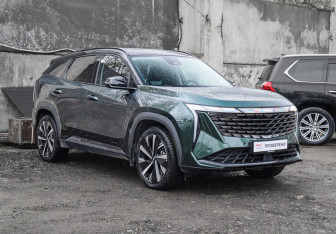 Подержанный автомобиль Geely Atlas 2024 года (3 фото)