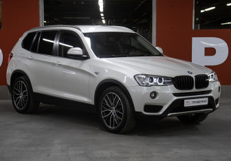 Подержанный автомобиль BMW X3 2015 года (3 фото)