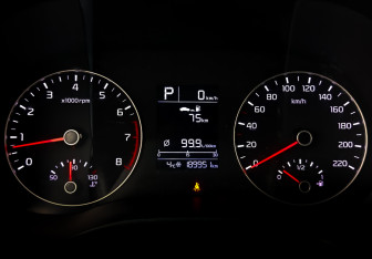 Подержанный автомобиль Kia Rio Hatchback 2021 года (13 фото)