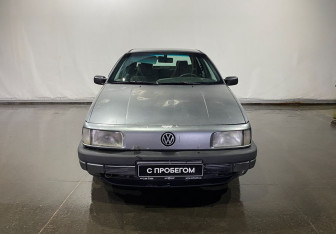 Подержанный автомобиль Volkswagen Passat Sedan 1989 года (2 фото)