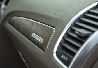 Подержанный автомобиль Audi Q5 2012 года (18 фото)