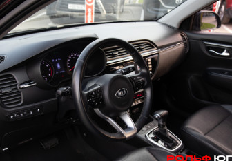Подержанный автомобиль Kia Rio Hatchback 2020 года (10 фото)