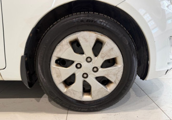 Подержанный автомобиль Kia Rio Sedan 2013 года (19 фото)