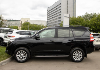 Подержанный автомобиль Toyota Land Cruiser Prado 2015 года (6 фото)