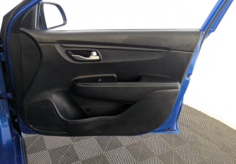 Подержанный автомобиль Kia Rio Hatchback 2019 года (22 фото)