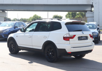 Подержанный автомобиль BMW X3 2009 года (7 фото)