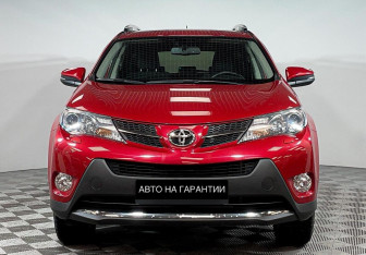 Подержанный автомобиль Toyota RAV4 2015 года (2 фото)