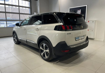 Подержанный автомобиль Peugeot 5008 Suv 2018 года (6 фото)