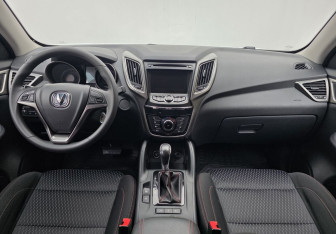 Подержанный автомобиль Changan CS75 2019 года (11 фото)