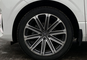 Подержанный автомобиль Changan UNI-K 2022 года (9 фото)