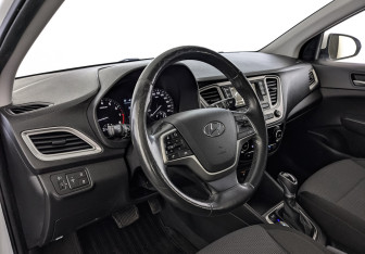 Подержанный автомобиль Hyundai Solaris Sedan 2020 года (15 фото)