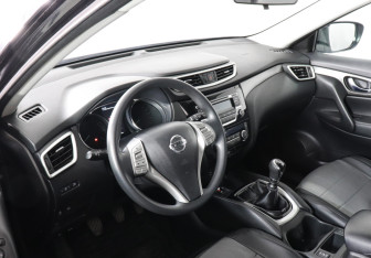 Подержанный автомобиль Nissan X-Trail 2015 года (9 фото)