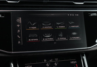 Подержанный автомобиль Audi Q8 2019 года (27 фото)