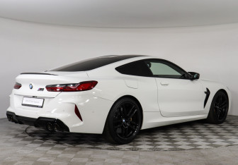 Подержанный автомобиль BMW M8 Coupe 2019 года (2 фото)