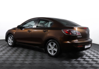 Подержанный автомобиль Mazda 3 Sedan 2012 года (7 фото)