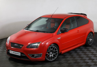 Подержанный автомобиль Ford Focus ST Hatchback 2007 года (24 фото)