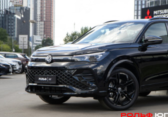 Подержанный автомобиль Volkswagen Tiguan 2026 года (19 фото)