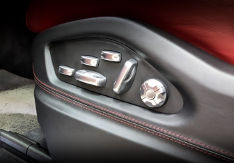 Подержанный автомобиль Porsche Cayenne 2020 года (20 фото)