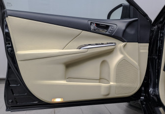 Подержанный автомобиль Toyota Camry Sedan 2017 года (19 фото)