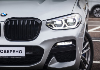 Подержанный автомобиль BMW X4 2020 года (2 фото)