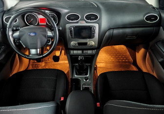Подержанный автомобиль Ford Focus Hatchback 2011 года (9 фото)