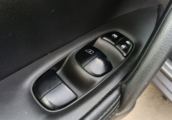 Подержанный автомобиль Nissan X-Trail 2018 года (23 фото)