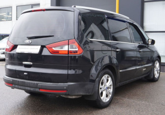 Подержанный автомобиль Ford Galaxy 2011 года (4 фото)