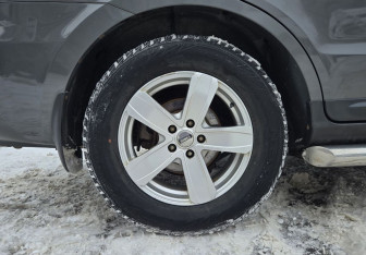 Подержанный автомобиль Hyundai Santa Fe 2007 года (14 фото)