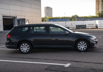 Подержанный автомобиль Volkswagen Passat Wagon 2019 года (4 фото)