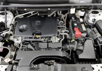 Подержанный автомобиль Toyota RAV4 2021 года (9 фото)