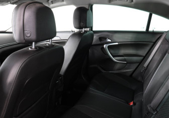 Подержанный автомобиль Opel Insignia Liftback 2014 года (8 фото)