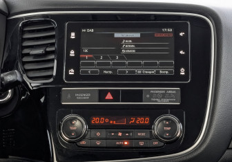 Подержанный автомобиль Mitsubishi Outlander 2019 года (17 фото)