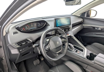 Подержанный автомобиль Peugeot 5008 Suv 2021 года (16 фото)