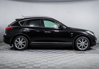 Подержанный автомобиль Infiniti QX50 2013 года (4 фото)