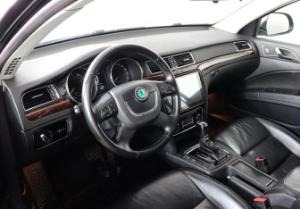Подержанный автомобиль Skoda Superb Liftback 2013 года (7 фото)