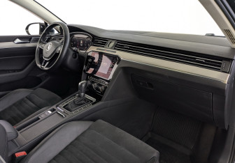 Подержанный автомобиль Volkswagen Passat Sedan 2018 года (22 фото)