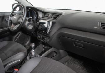Подержанный автомобиль Kia Rio Sedan 2013 года (9 фото)