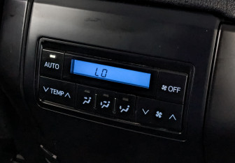 Подержанный автомобиль Toyota Land Cruiser Prado 2021 года (30 фото)