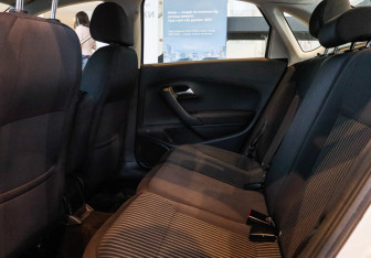 Подержанный автомобиль Volkswagen Polo Sedan 2013 года (8 фото)