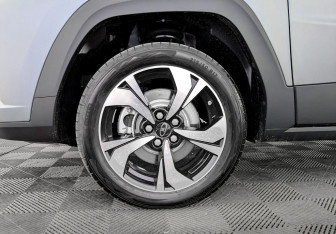 Новый Москвич 3 2025 (7 фото)