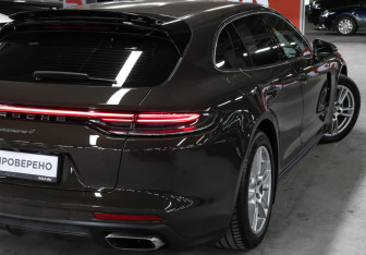 Подержанный автомобиль Porsche Panamera Wagon 2022 года (26 фото)