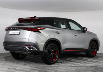 Подержанный автомобиль Omoda C5 2023 года (5 фото)