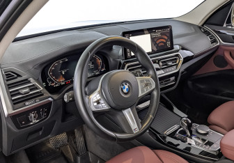 Подержанный автомобиль BMW X3 2024 года (15 фото)