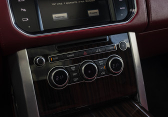 Подержанный автомобиль Land Rover Range Rover 2013 года (16 фото)
