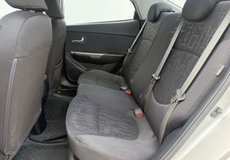 Подержанный автомобиль Kia Rio Sedan 2013 года (11 фото)