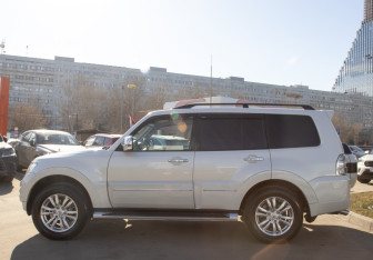 Подержанный автомобиль Mitsubishi Pajero 2019 года (8 фото)