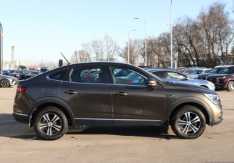 Подержанный автомобиль Renault Arkana 2019 года (4 фото)